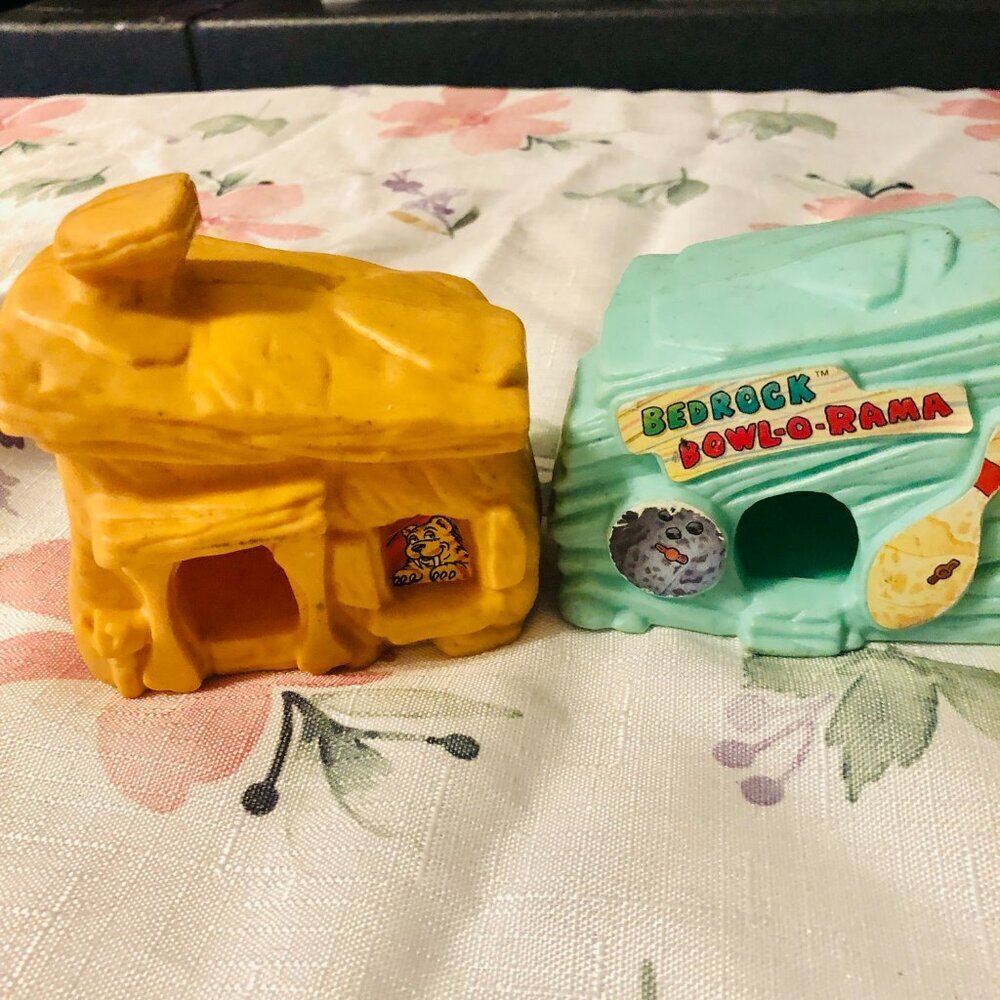 1993 Vintage Flintstones Toy Lot McDonald's Fred Wind Up Bowl-O-Ramama House - Picture 2 of 4